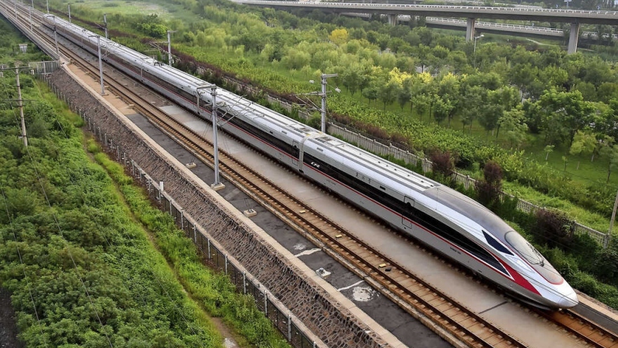 Trung Quốc ký thỏa thuận chiến lược xây tuyến đường sắt kết nối hai nước Trung Á